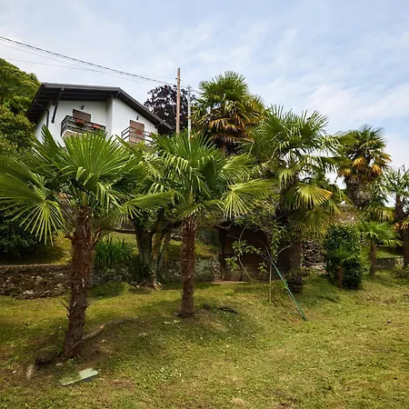 וילה Di Paese - Splendida Vista Maggiore אוג'ביו